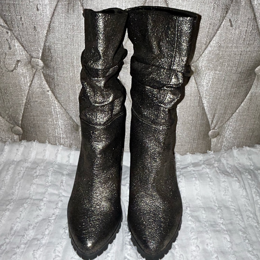 Boots - Picture 4 of 4